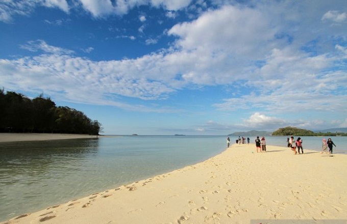 Kunjungan-SMN-Jatim-Ke-Obyek-Wisata-Gorontalo-Aws-1